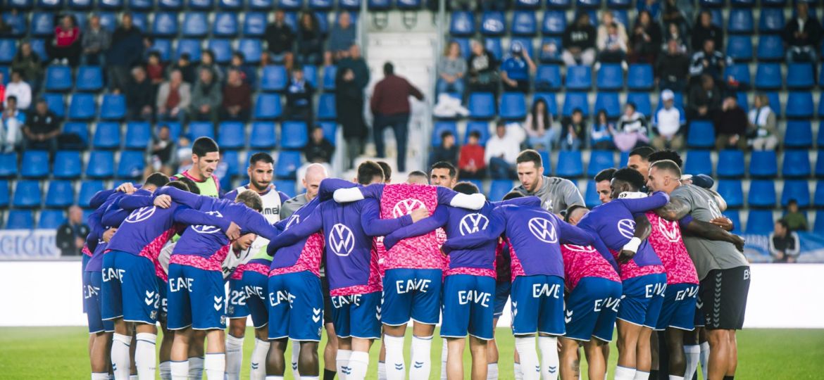 Conjura blanquiazul antes de un partido (@CDTOficial)