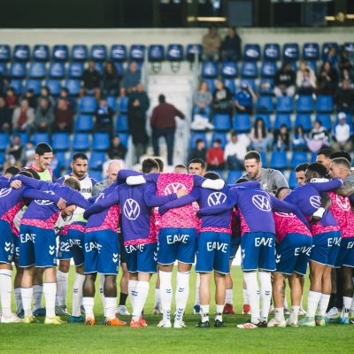 Conjura blanquiazul antes de un partido (@CDTOficial)