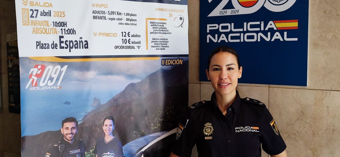 Nadia Abselam junto con el cartel de la Ruta 091 (Deporpress)