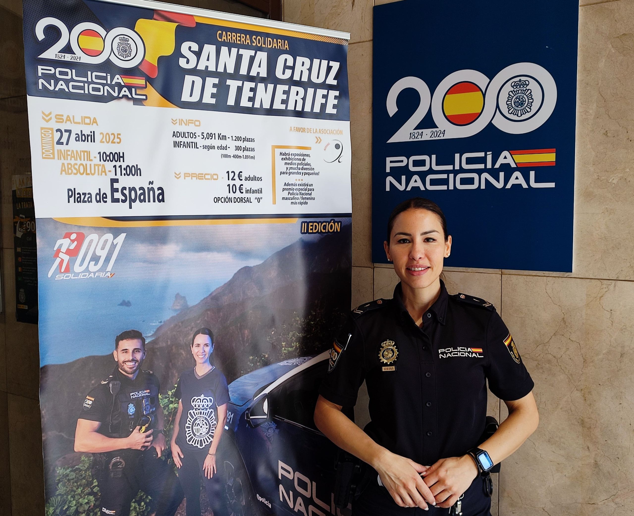 Nadia Abselam junto con el cartel de la Ruta 091 (Deporpress)