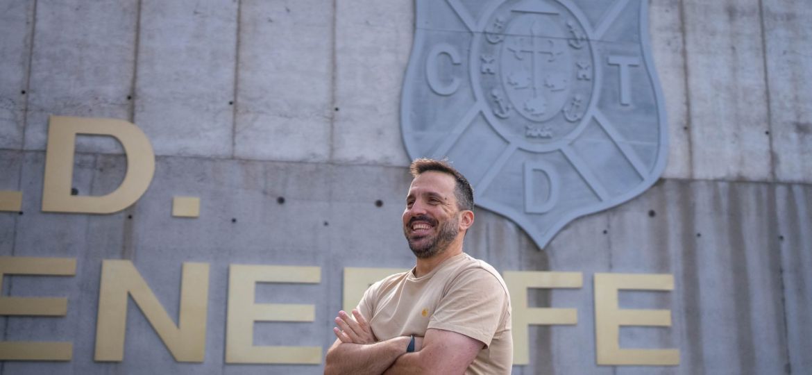 Adrián Albéniz entrenará en Primera Federación (CEDIDA)