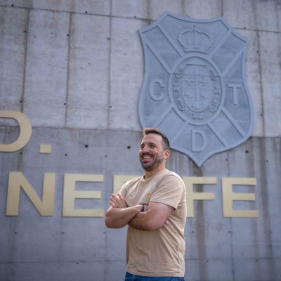 Adrián Albéniz entrenará en Primera Federación (CEDIDA)