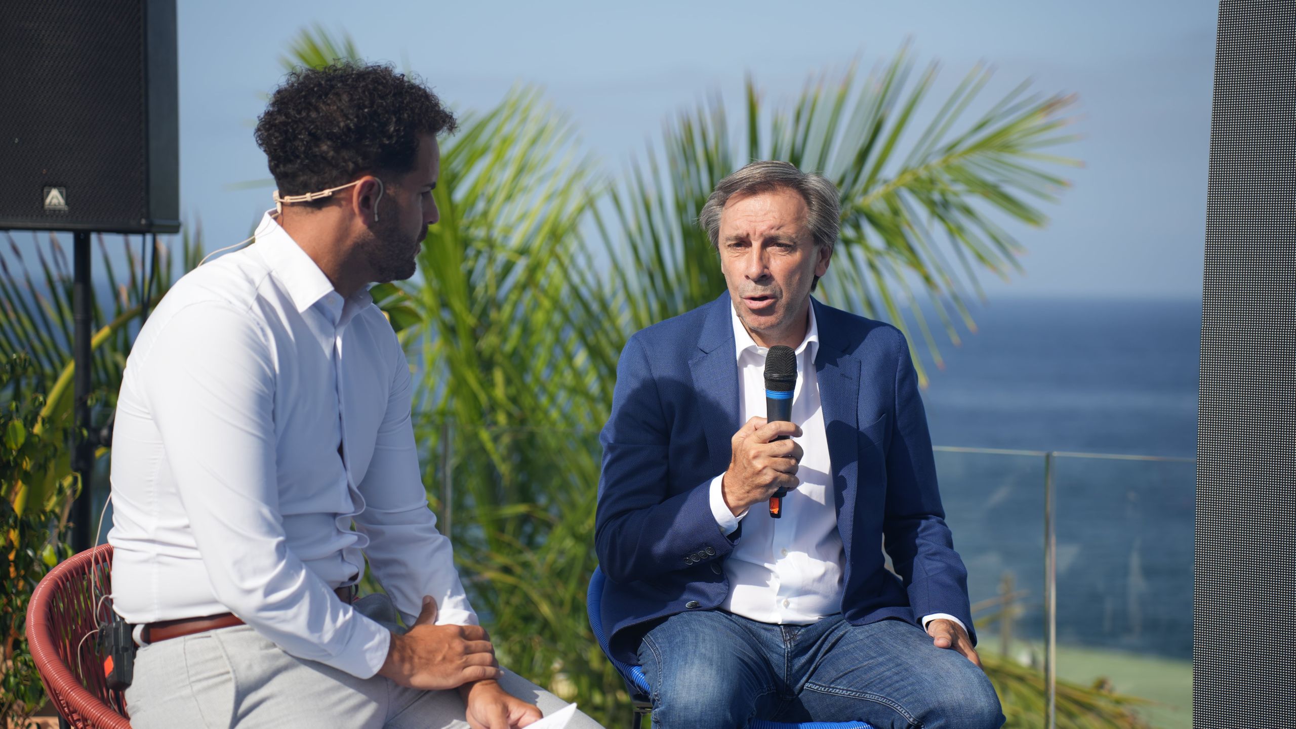 Felipe Miñambres dando un discurso en Landmar Hotels (CEDIDA).