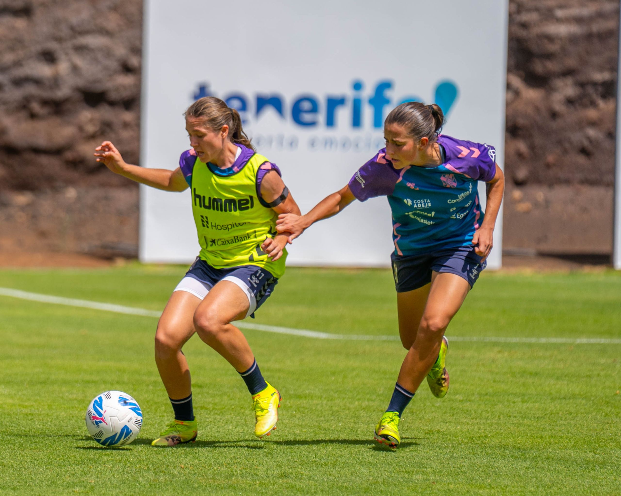 Un entrenamiento del conjunto blanquiazul (CD Tenerife)
