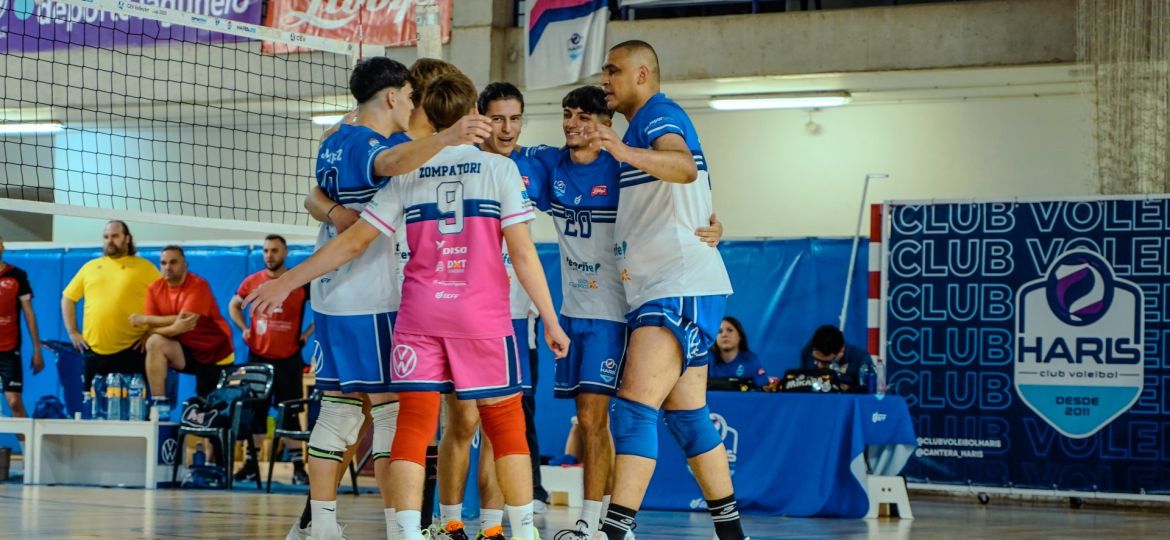 Los jugadores celebrando un punto (CEDIDA)
