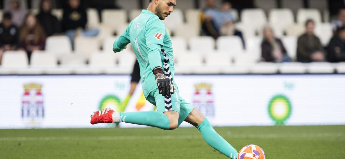 Dani Martín sacando de puerta (CD Tenerife)