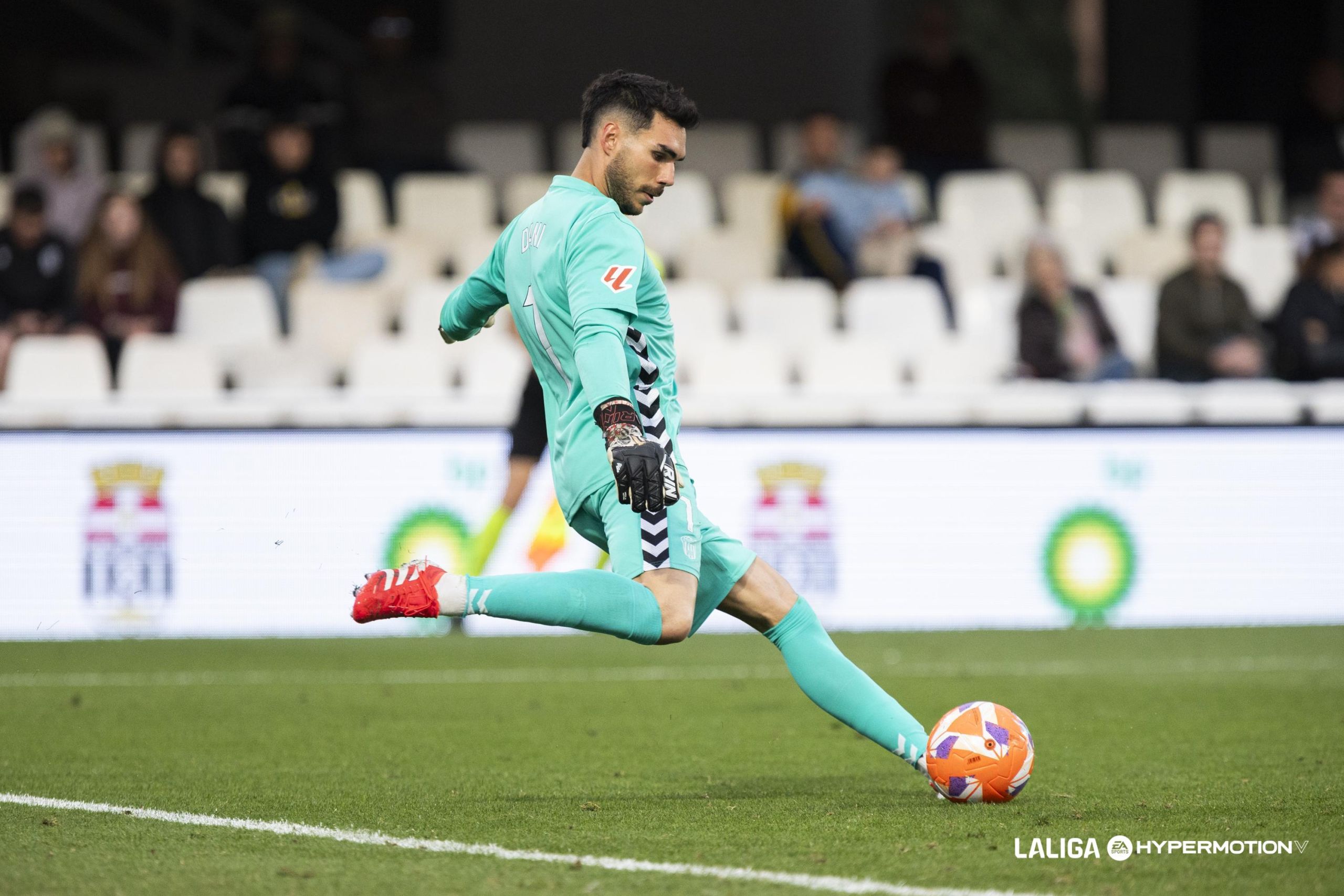 Dani Martín sacando de puerta (CD Tenerife)