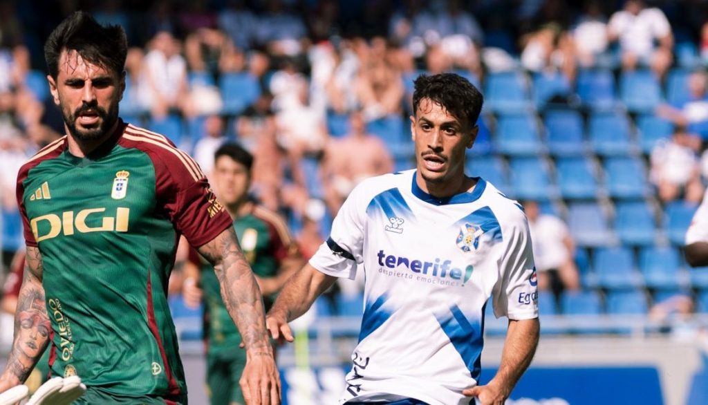 David Rodríguez ante el Oviedo (CD Tenerife San Acosta)|David Rodríguez ante el Oviedo (CD Tenerife San Acosta)