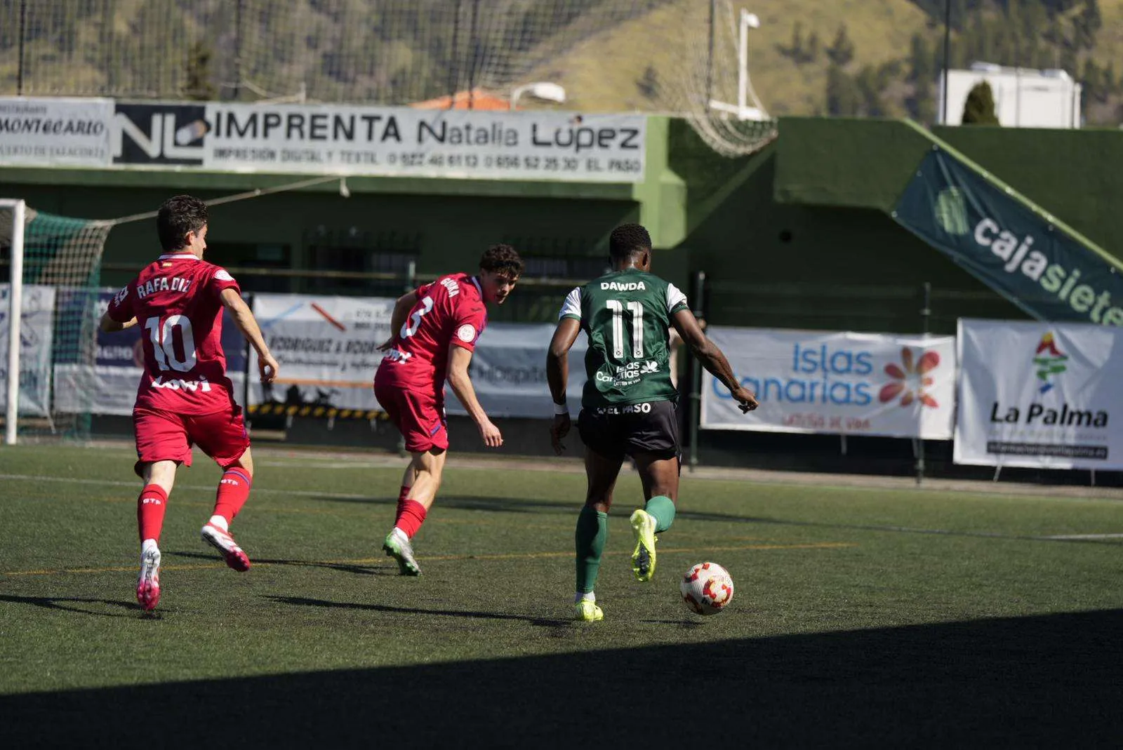 Dawda ante el filial azulón (CD Atlético Paso)