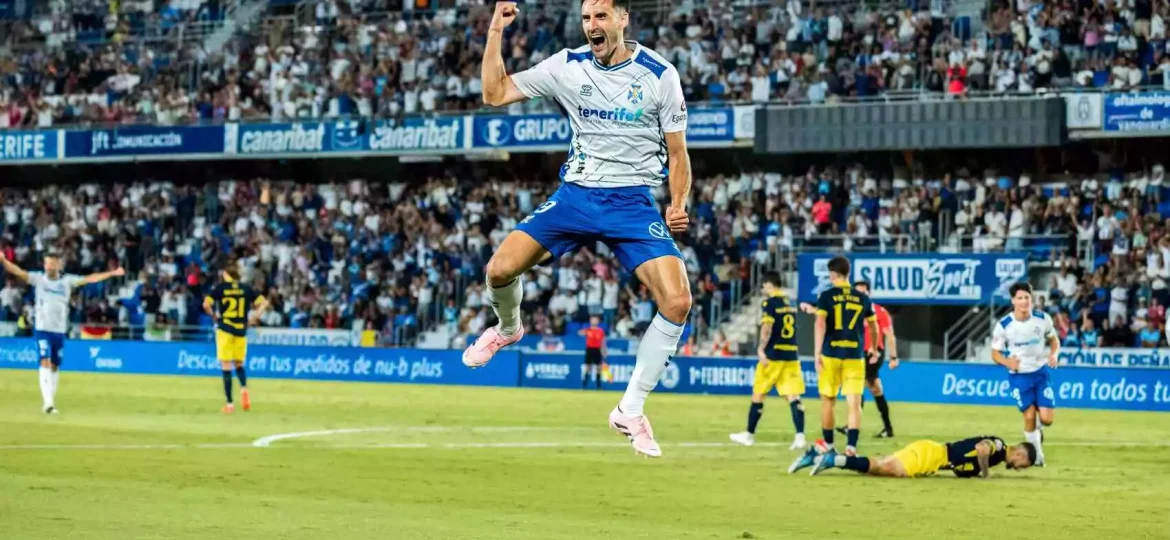 De Miguel celebra un gol al Mérida (CD TENERIFE)