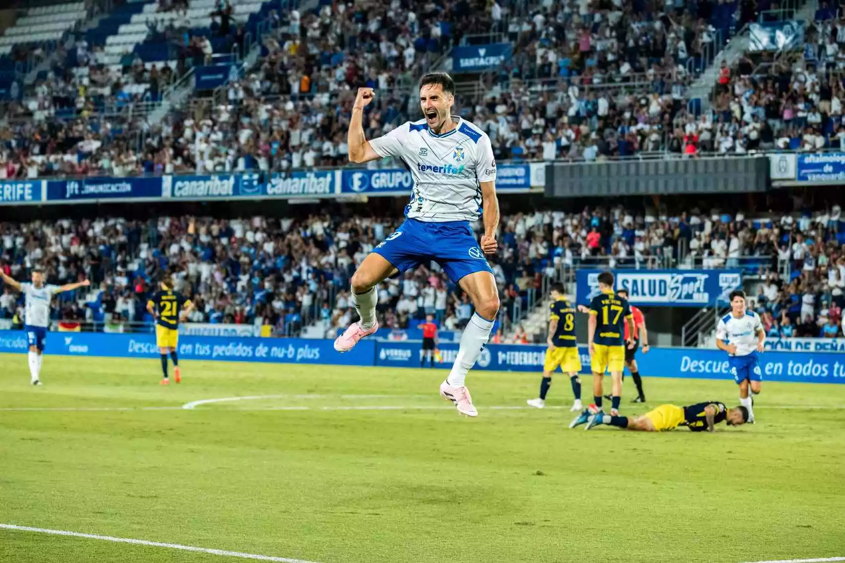 De Miguel celebra un gol al Mérida (CD TENERIFE).