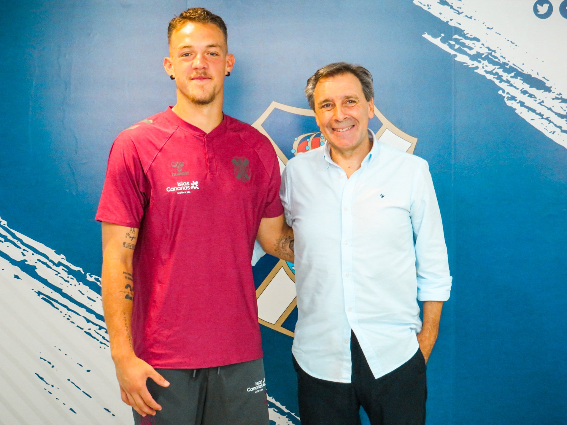 De Vuyst, junto a Felipe Miñambres (CD TENERIFE).