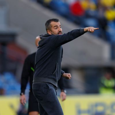 Diego Martínez dirigiendo a los suyos (@UDLP_Oficial)