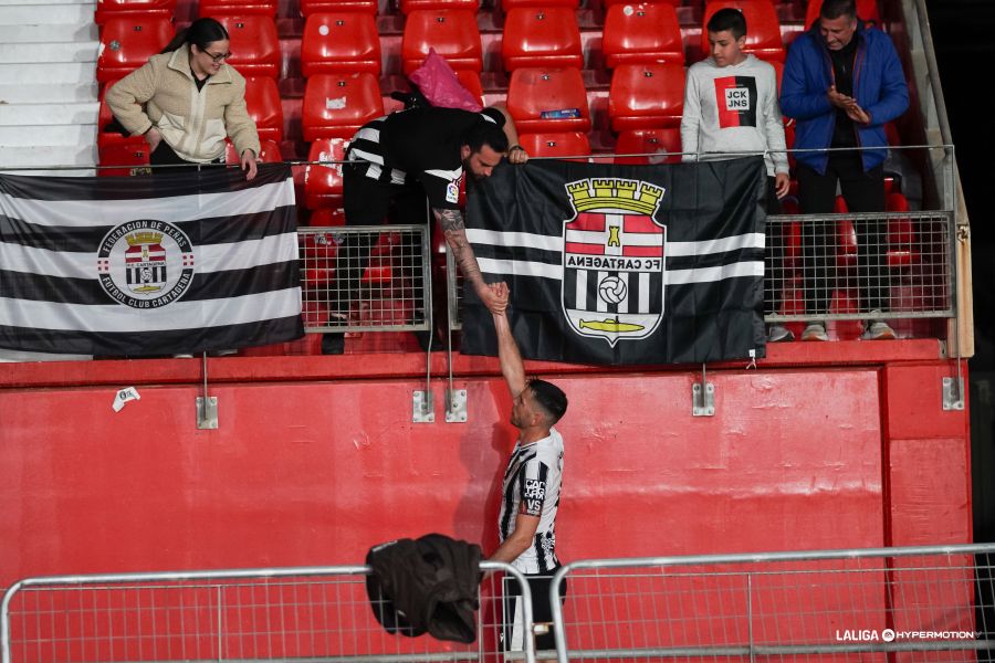 El Cartagena desciende matemáticamente a Primera RFEF (La Liga)