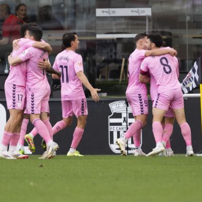 El Eldense celebrando el gol de la victoria (LaLiga)