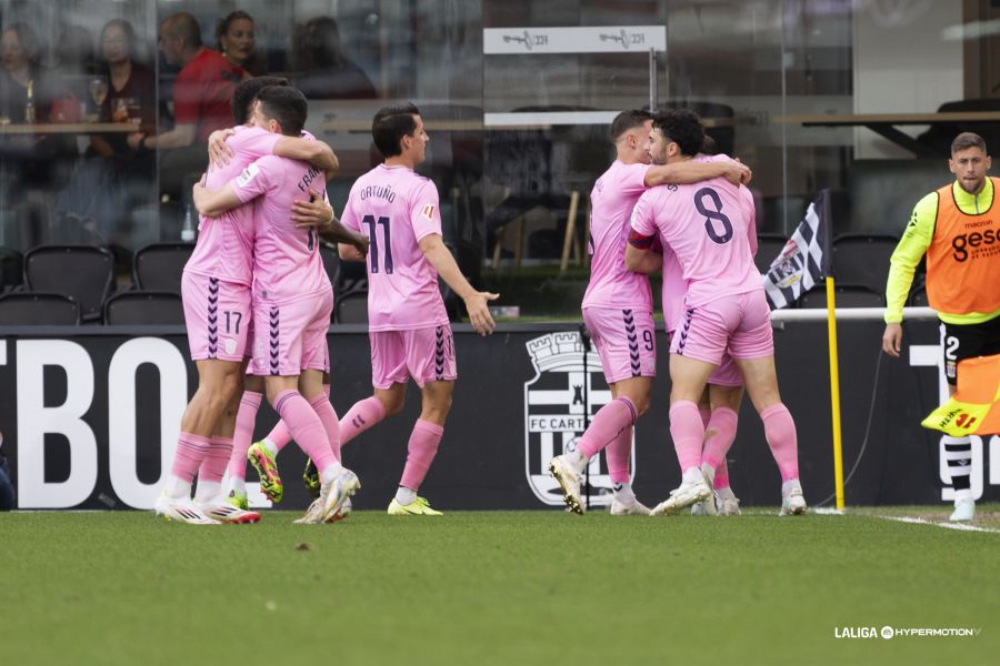 El Eldense celebrando el gol de la victoria (LaLiga)