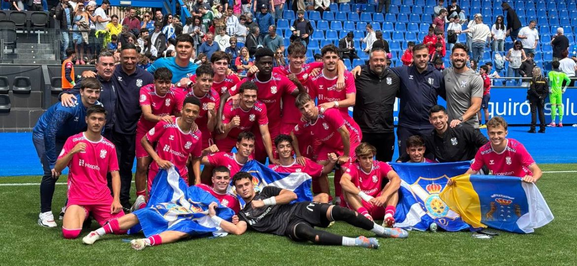El Juvenil A blanquiazul en Riazor (@CdtCantera)