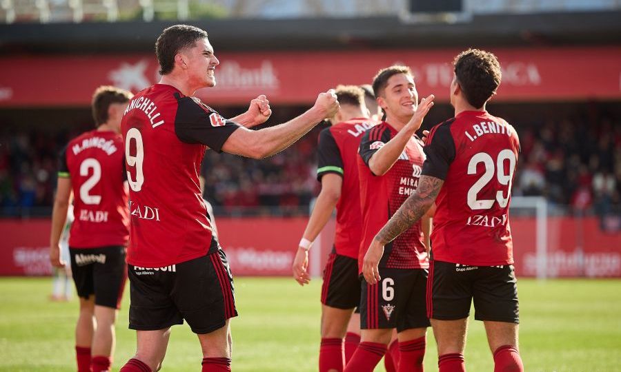 El Mirandés ganó 3-0 al Elche (La Liga)