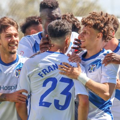 El Tenerife B celebrando ante el Móstoles (@CDTOficial)