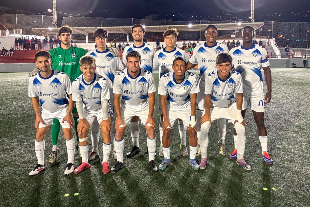 El Tenerife C en la ida ante la UD Icodense (@CdtCantera)