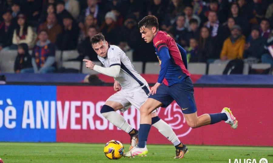 El canario Pedri frente al Osasuna (LaLiga)