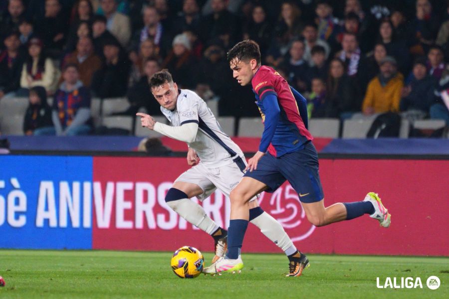 El canario Pedri frente al Osasuna (LaLiga)