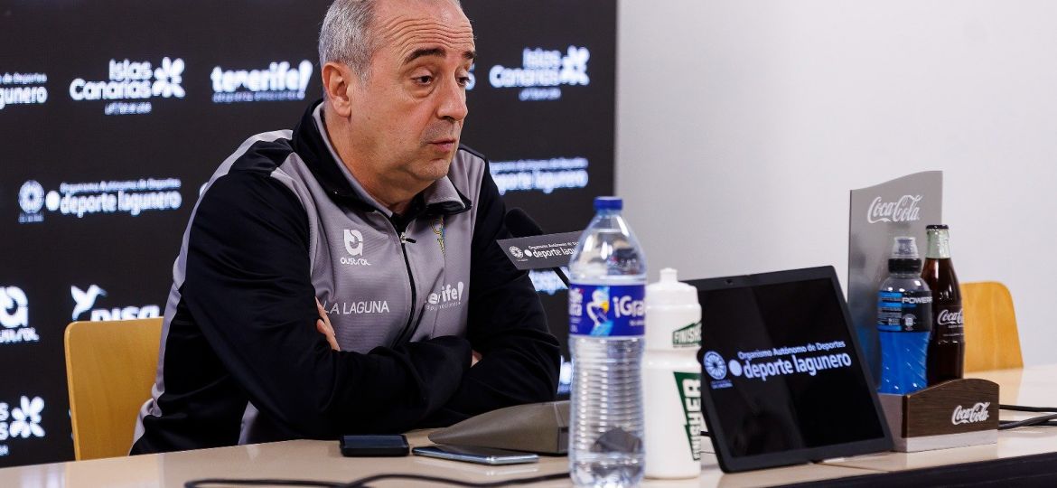 El técnico aurinegro hoy durante la rueda de prensa (cedida)