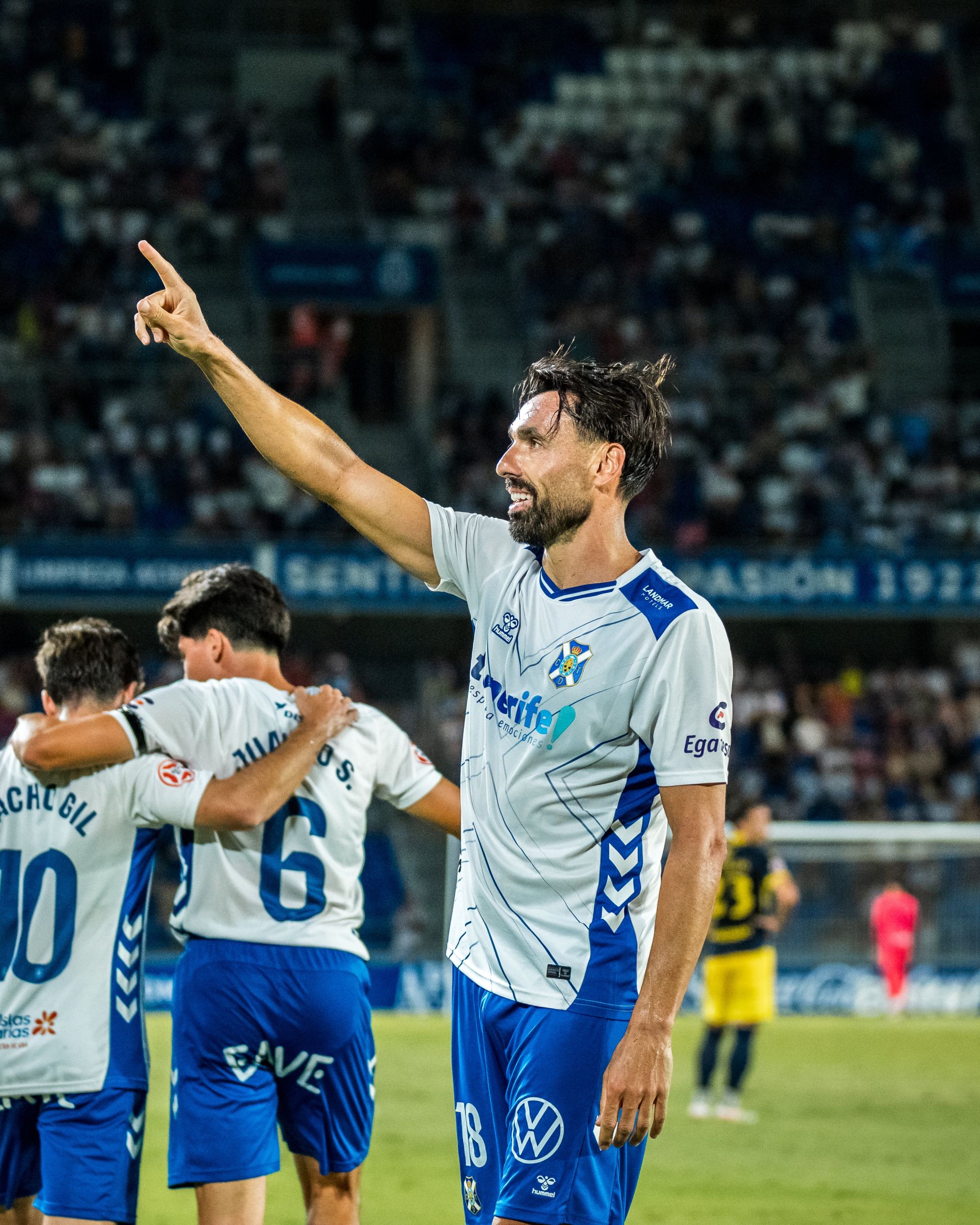 Enric Gallego, autor del 3-0 al Mérida (CD Tenerife)
