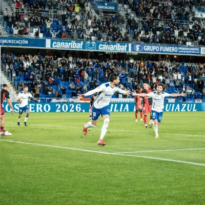 Enric Gallego celebrando uno de los goles a la Ponferradina (CD Tenerife)