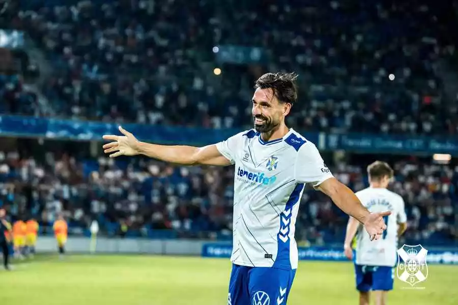 Enric Gallego después de marcar un gol (CD TENERIFE)