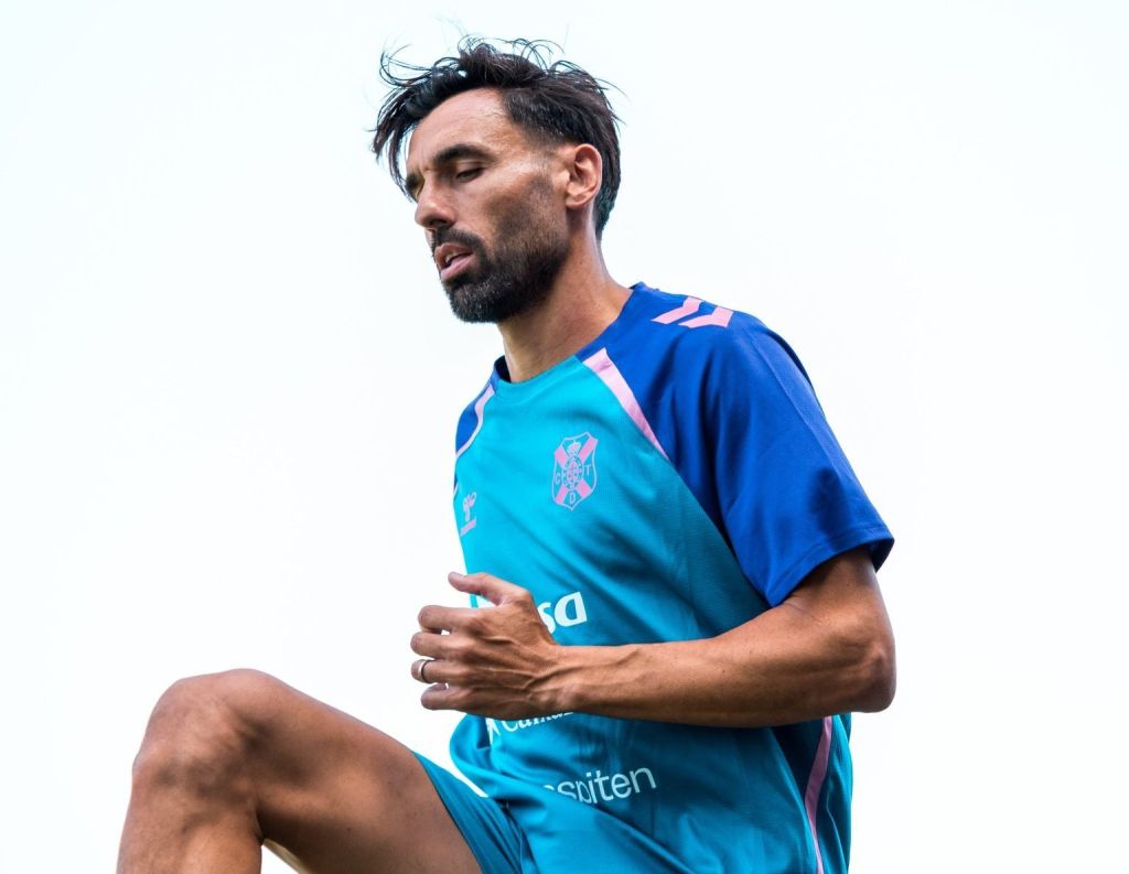 Enric Gallego en el primer entrenamiento de la 25-26 (@CDTOficial)