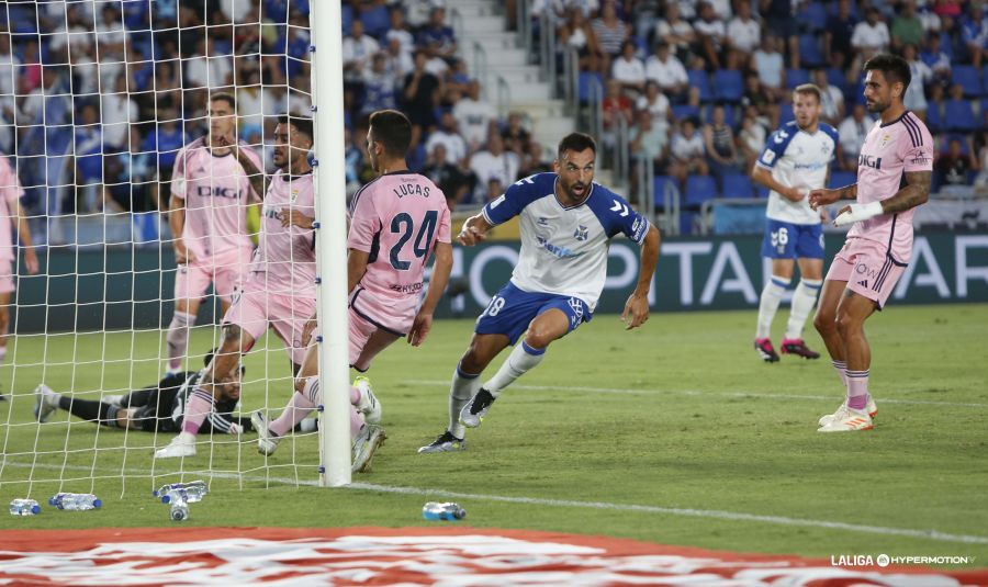 Enric Gallego instantes después de marcar al Oviedo (LALIGA)