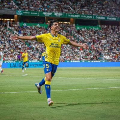 Enrique Clemente celebrando su gol en Córdoba (La Liga)