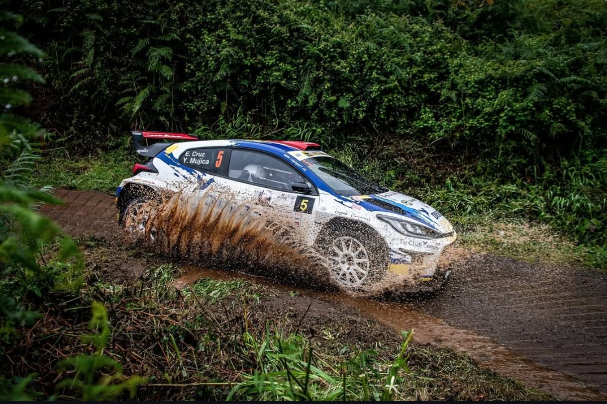 Enrique Cruz, en su Toyota Yaris GR Rallye2 (@Cruz_Enrique)