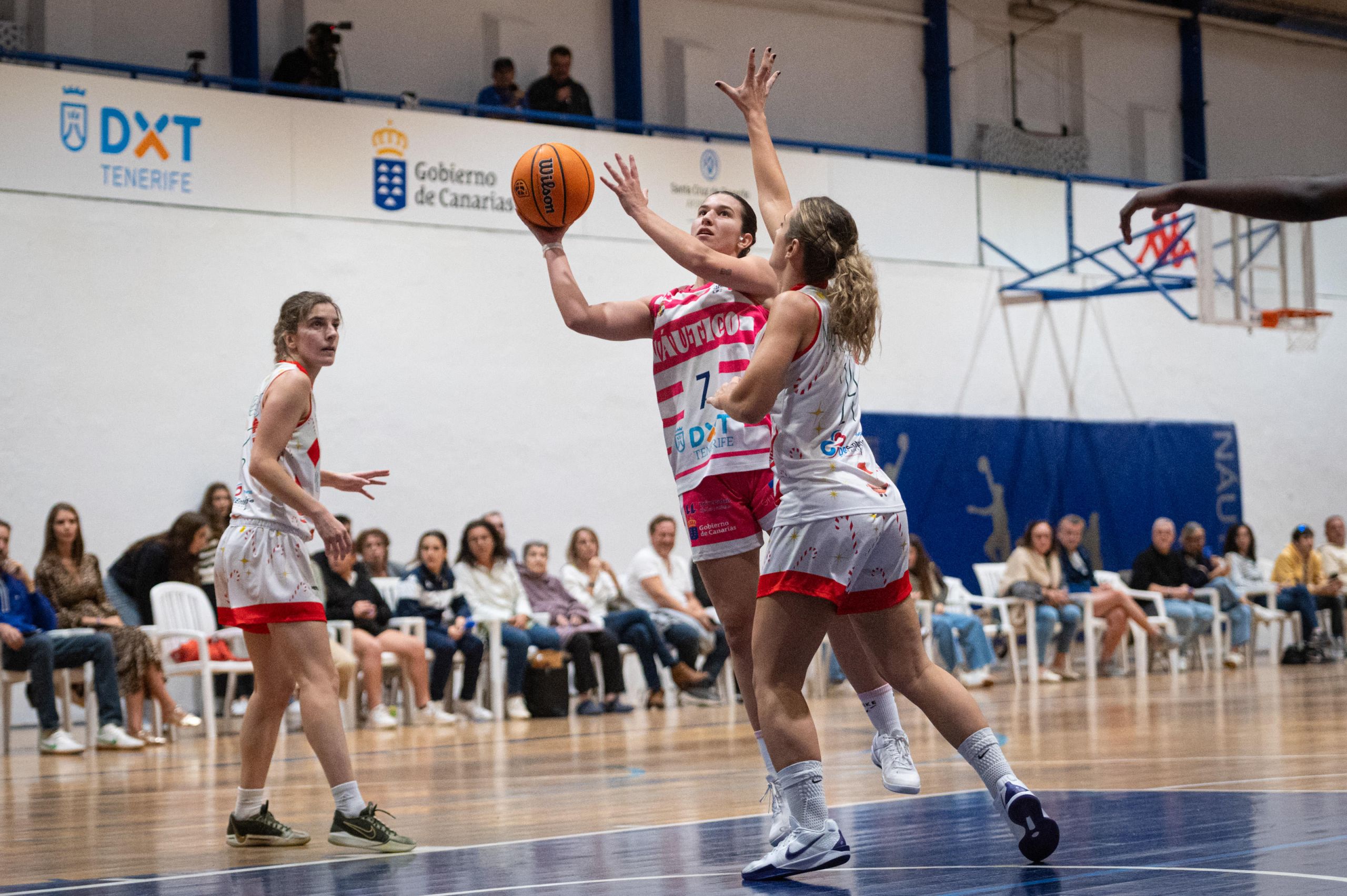 Elena Escuder, en un partido del Náutico de Tenerife ULL (RCNT)