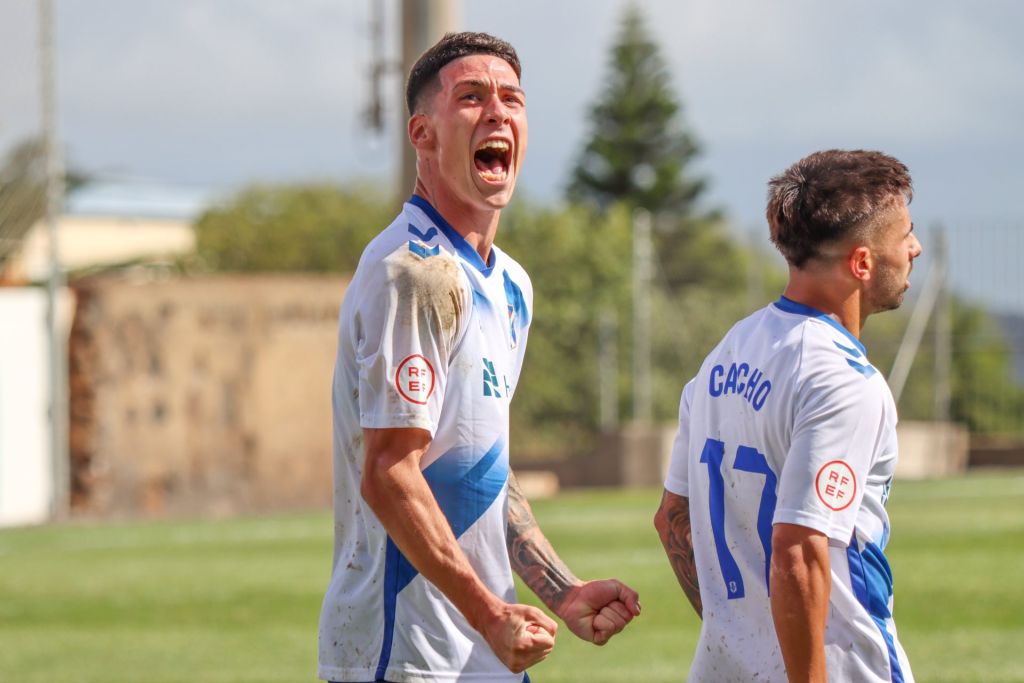 Ethyan celebra uno de los goles al Sanse (@CdtCantera)