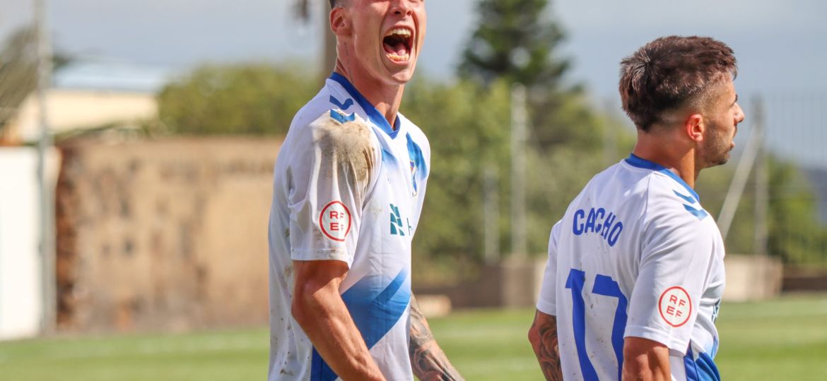 Ethyan celebra uno de los goles al Sanse (@CdtCantera)