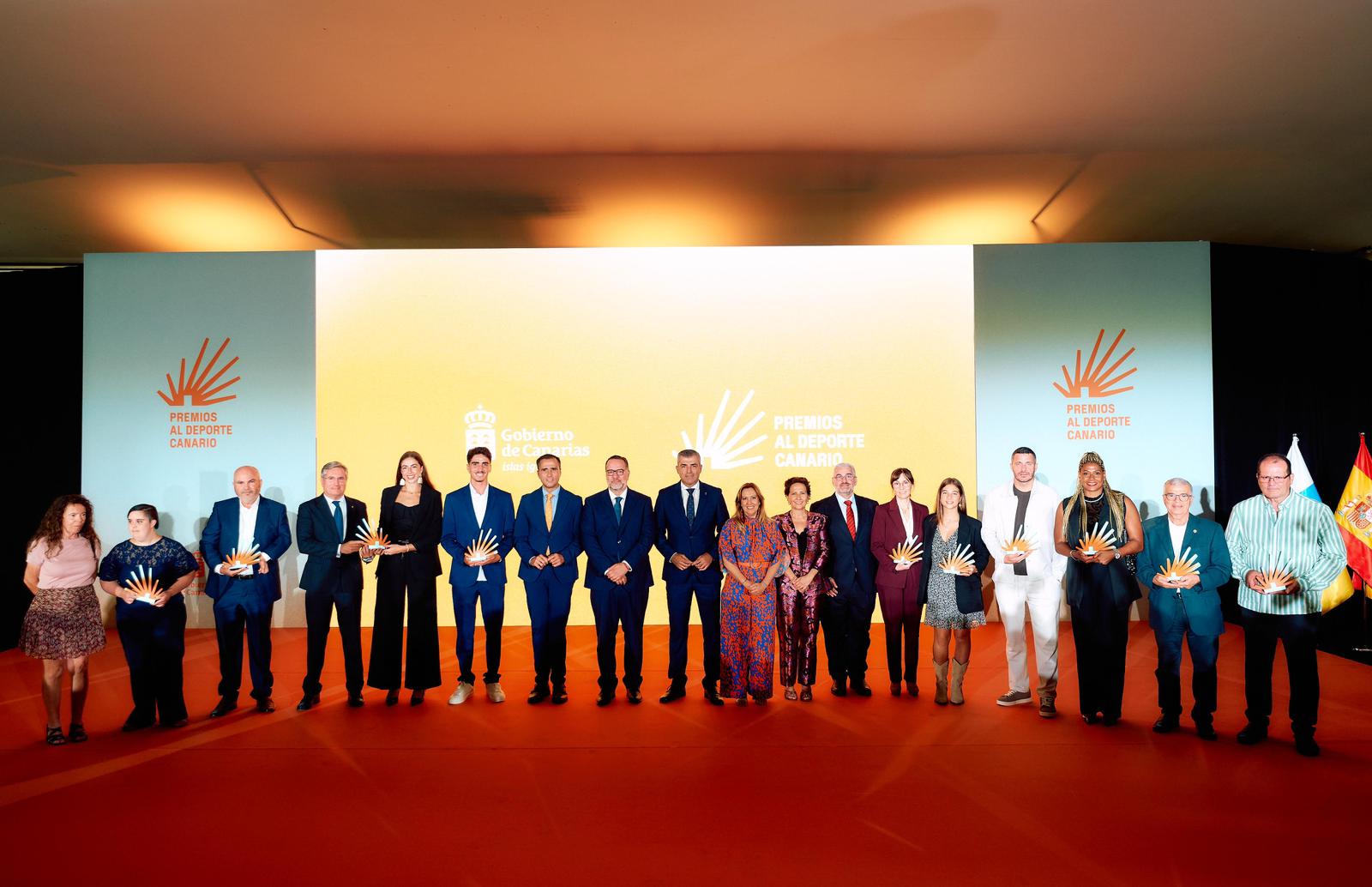 Foto de familia en Premios del Deporte Canario 2025 (GOBIERNO DE CANARIAS)
