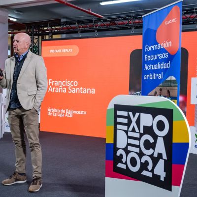 FOTO. Imagen de archivo de una de las ponencias celebradas en ExpoDeca 2024