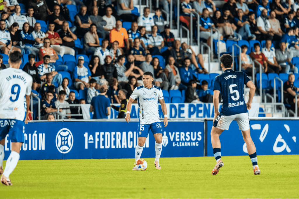 Fabricio ante el Celta Fortuna (CD Tenerife)