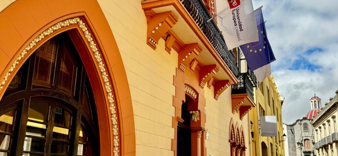 Fachada de la Universidad Europea de Canarias (LA OROTAVA)