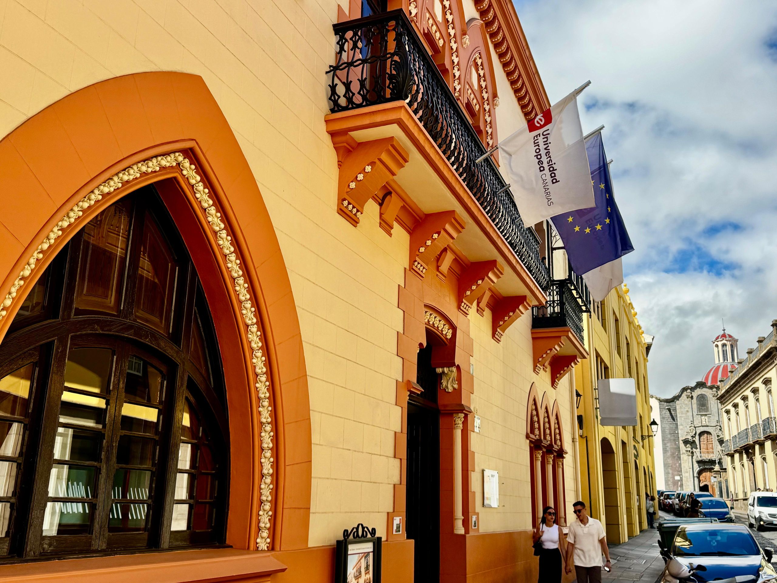 Fachada de la Universidad Europea de Canarias (LA OROTAVA)