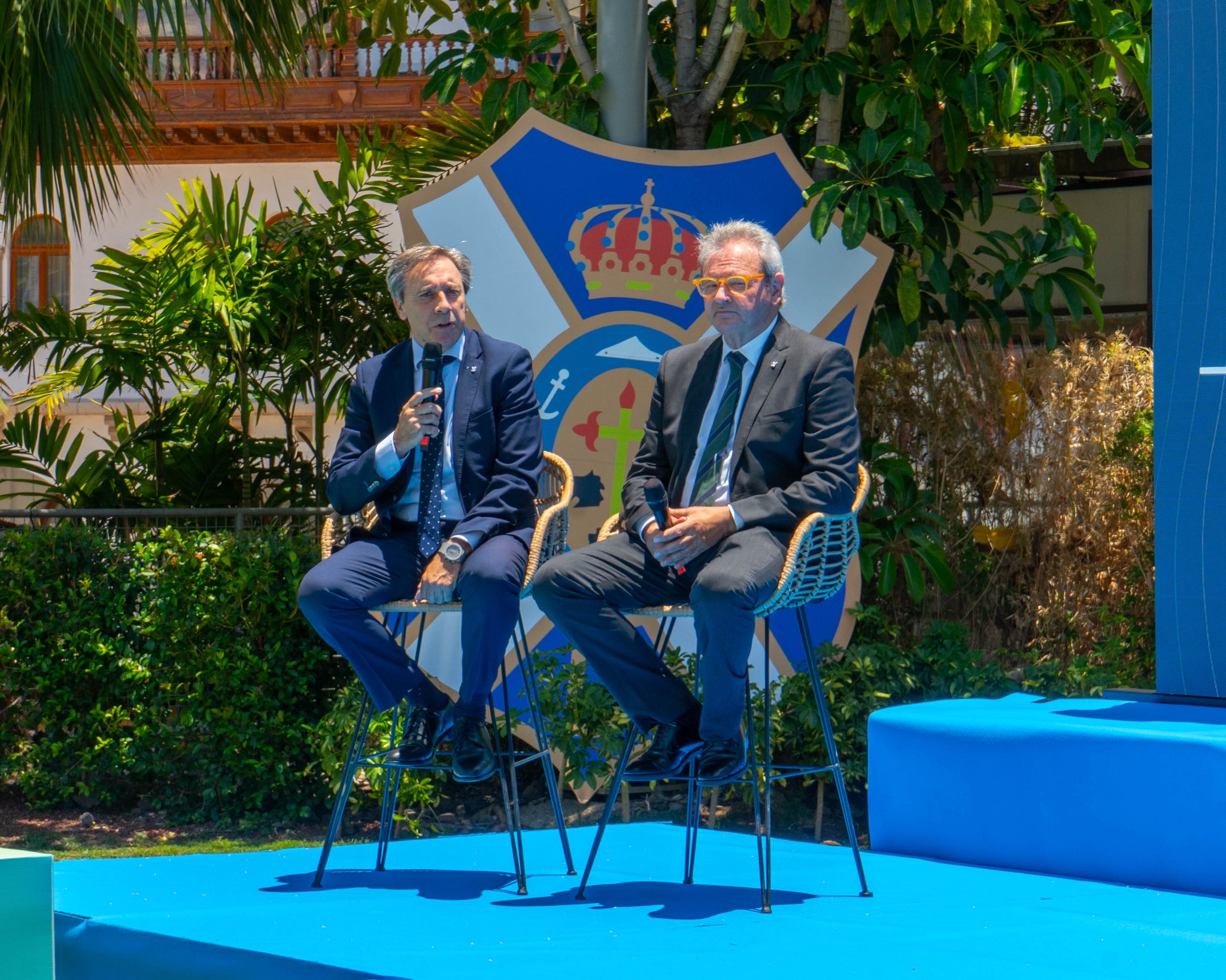 Felipe Miñambres, junto a Sergio Batista (@UDCATENERIFE).