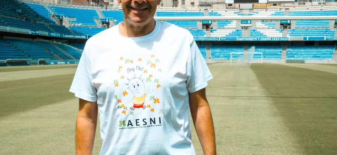 Felipe Miñambres con la camiseta de AESNI (CD TENERIFE)