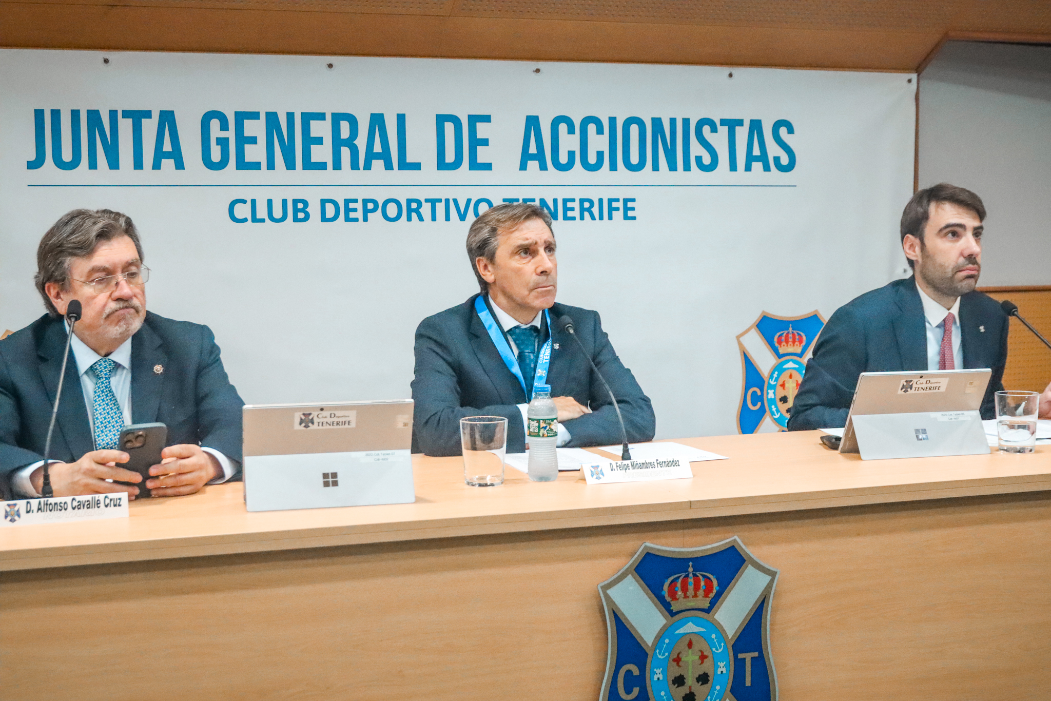 Felipe Miñambres en la Junta General de Accionistas del 22 de diciembre (CD Tenerife)