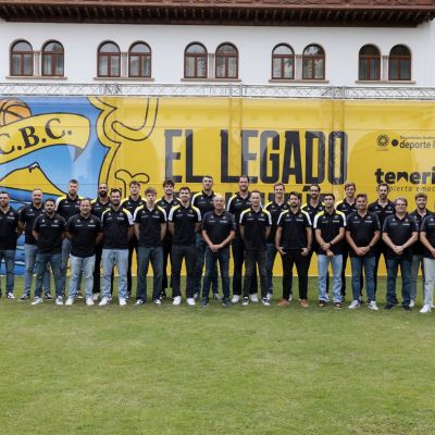 Foto de familia aurinegra (@CB1939Canarias)