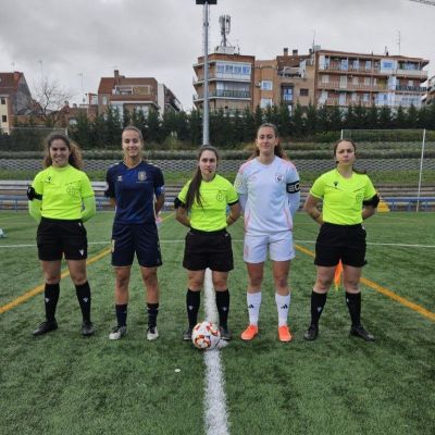 Foto de las capitanas antes del partido (@CDTOficial)