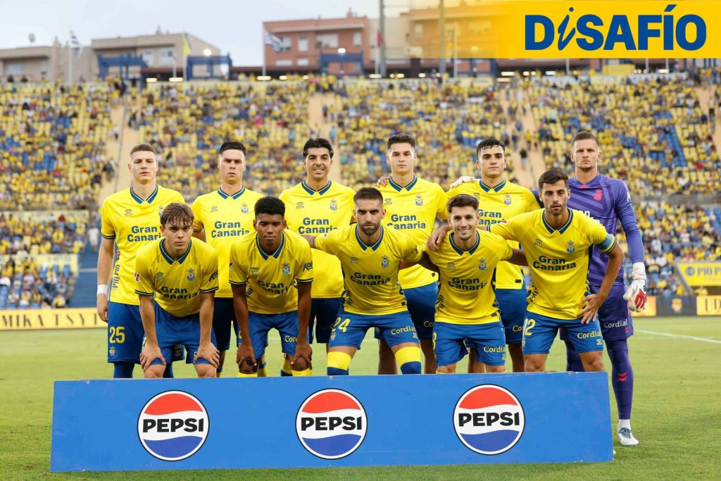 Foto del once amarillo frente a la Real Sociedad B (@UDLP_Oficial)