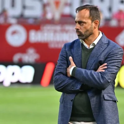 Fran Fernández dirigiendo al conjunto grana (Real Murcia)