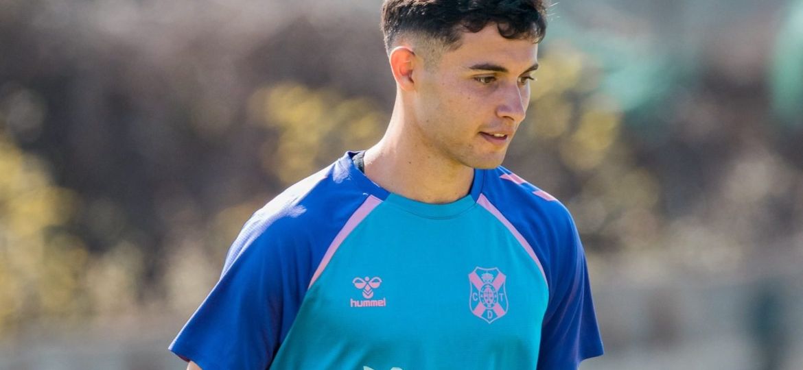 Fran Sabina entrenando (CD Tenerife)